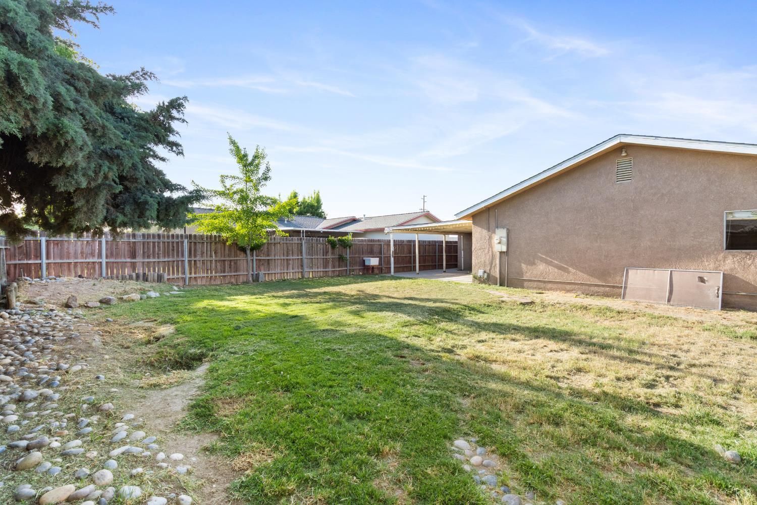 1175 Levich Cir, Hanford, CA 93230