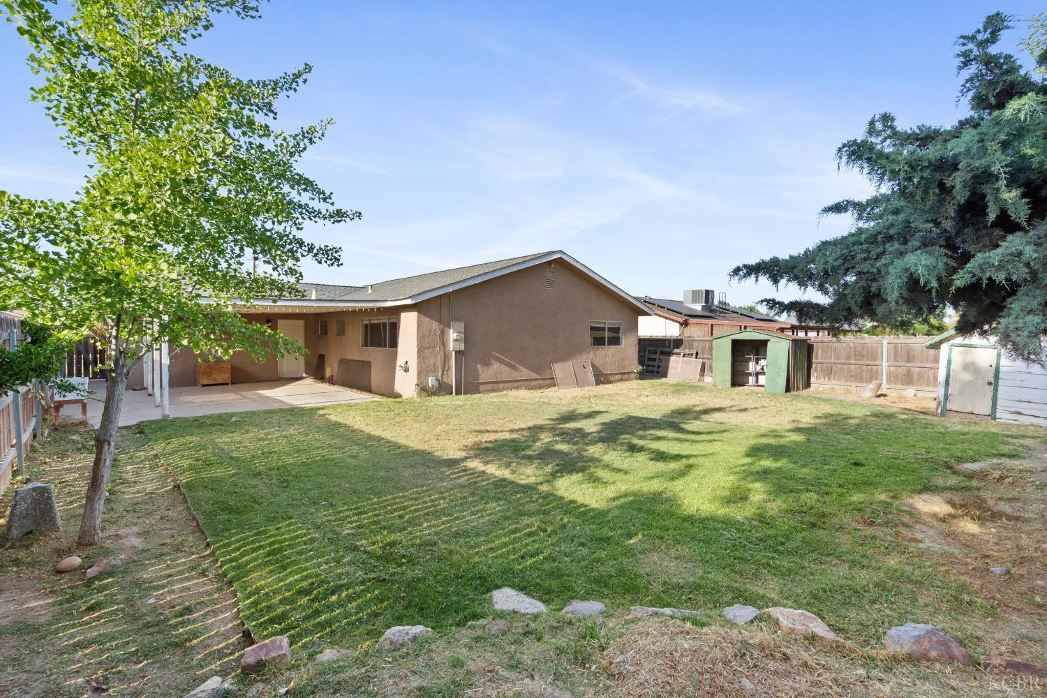 1175 Levich Cir, Hanford, CA 93230