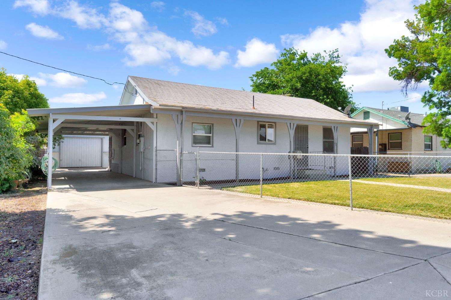 325 Oleander Ave, Lemoore, CA 93245