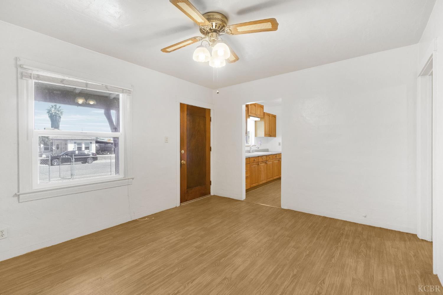 325 Oleander Ave, Lemoore, CA 93245