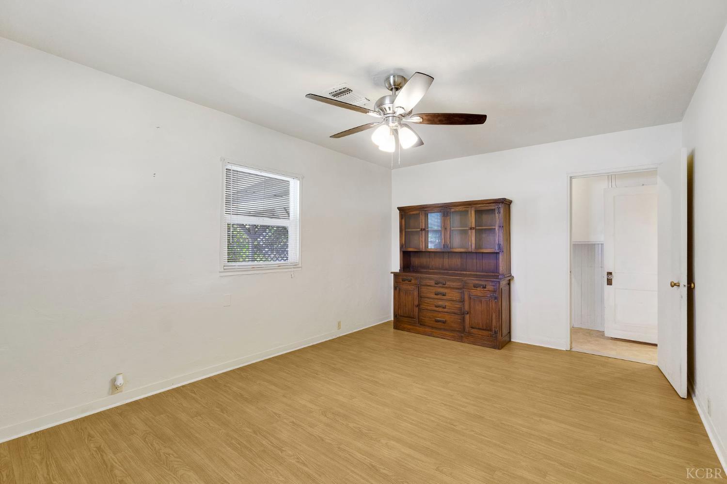 325 Oleander Ave, Lemoore, CA 93245