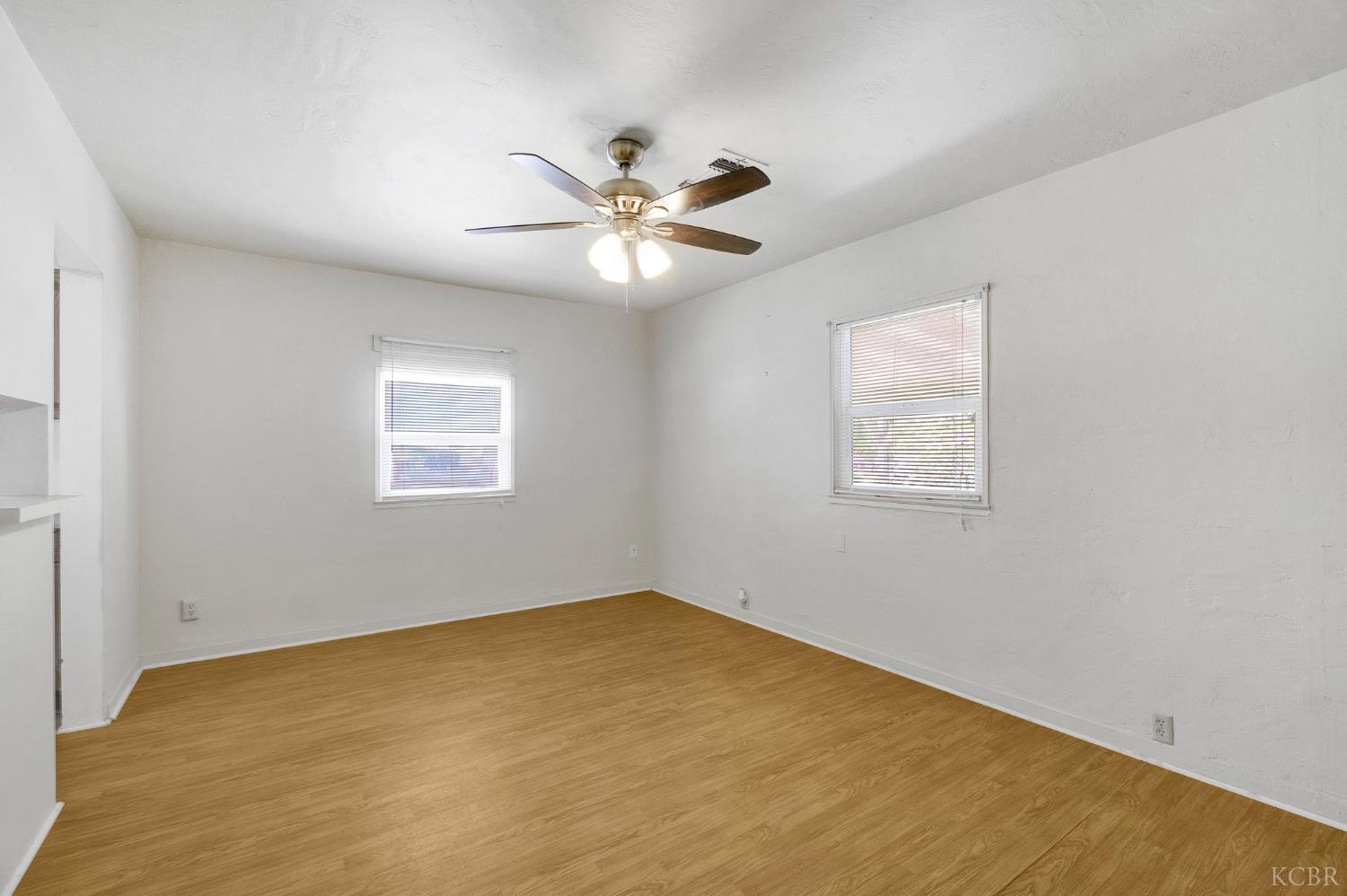 325 Oleander Ave, Lemoore, CA 93245