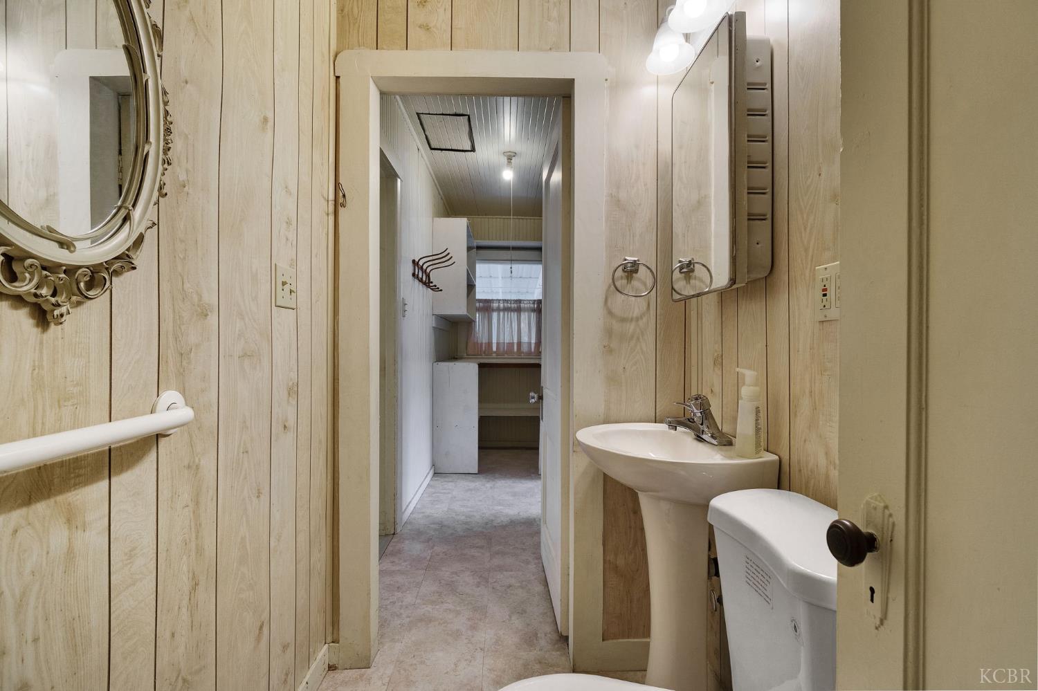 325 Oleander Ave, Lemoore, CA 93245