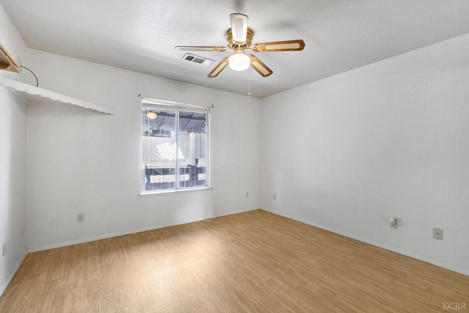 325 Oleander Ave, Lemoore, CA 93245