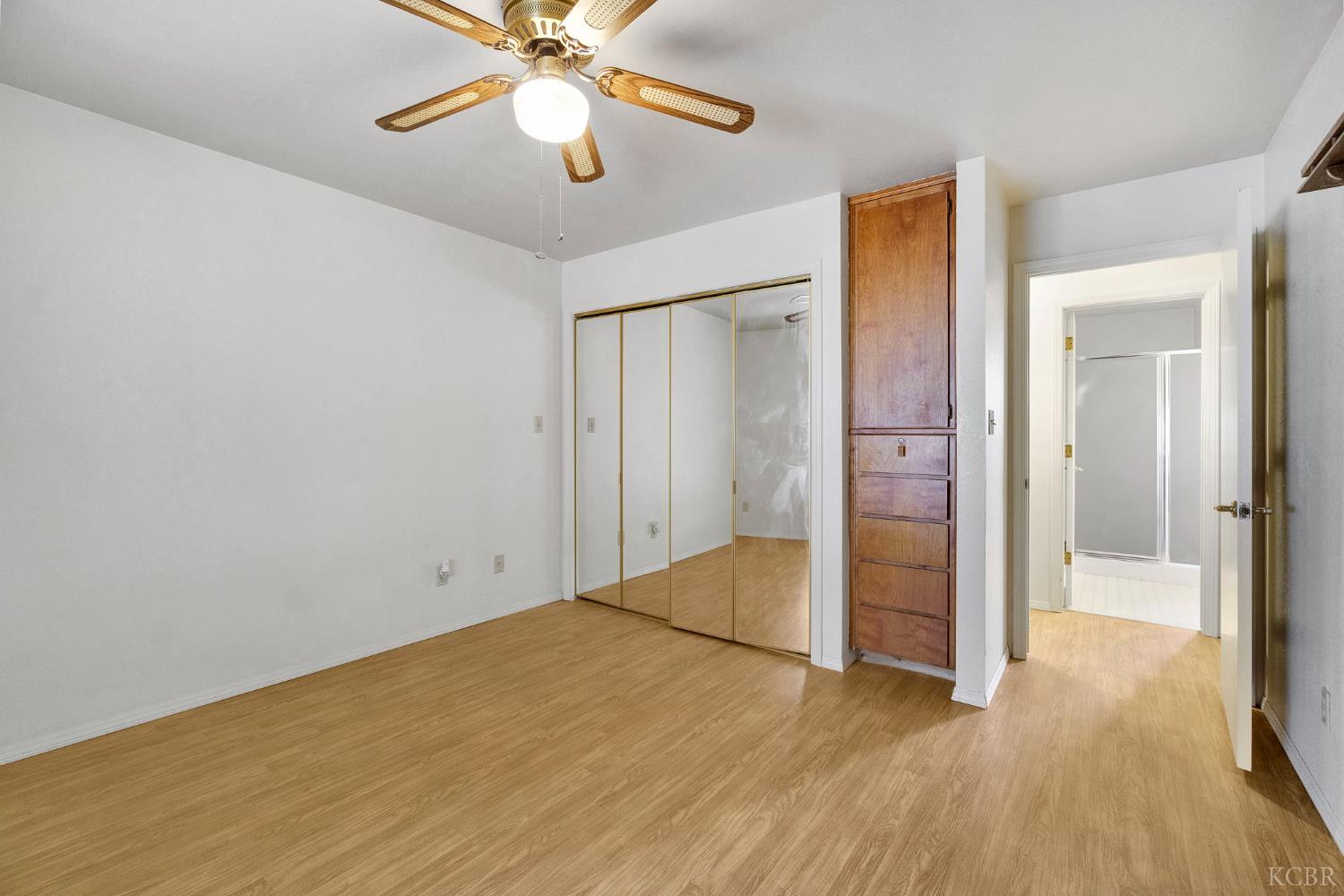 325 Oleander Ave, Lemoore, CA 93245