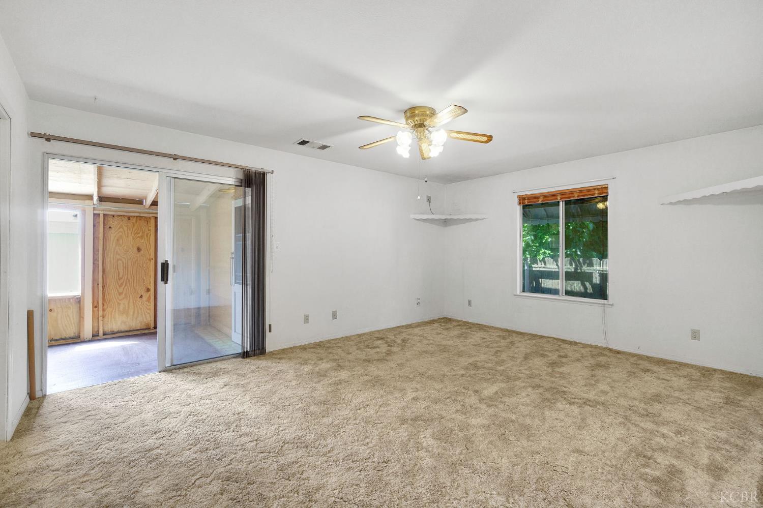 325 Oleander Ave, Lemoore, CA 93245