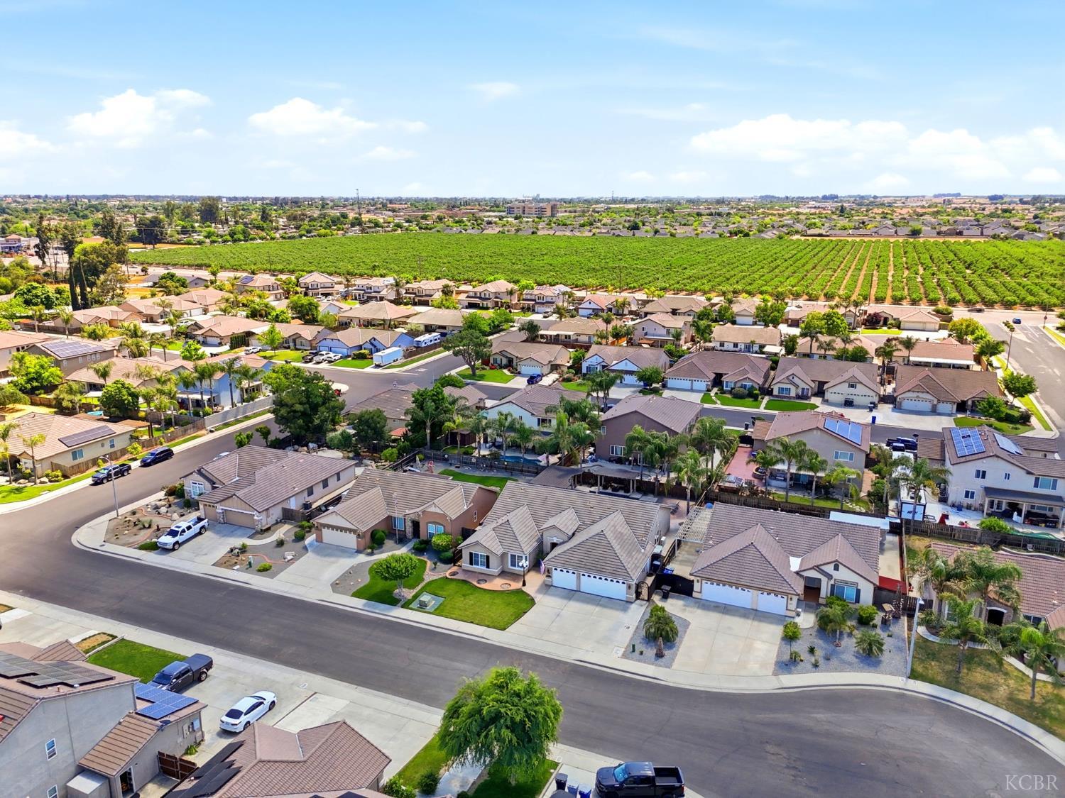 1945 W Picadilly Ln, Hanford, CA 93230