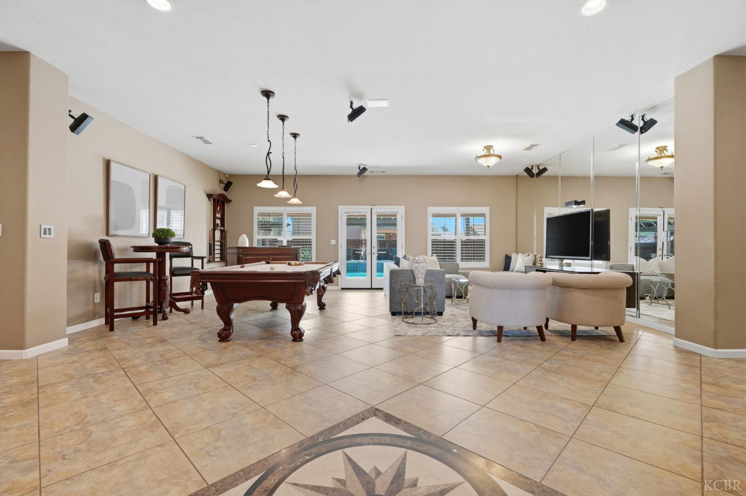 1945 W Picadilly Ln, Hanford, CA 93230