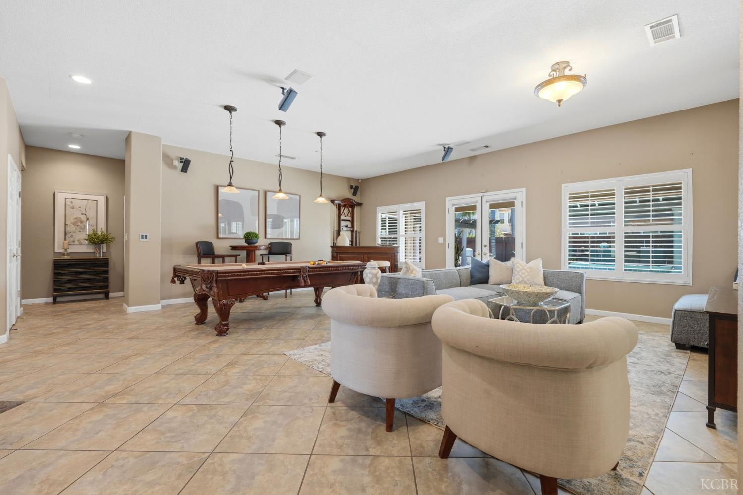 1945 W Picadilly Ln, Hanford, CA 93230