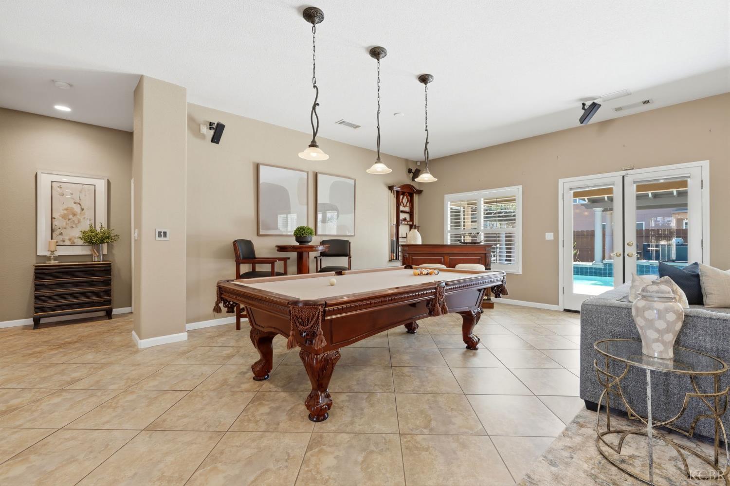 1945 W Picadilly Ln, Hanford, CA 93230