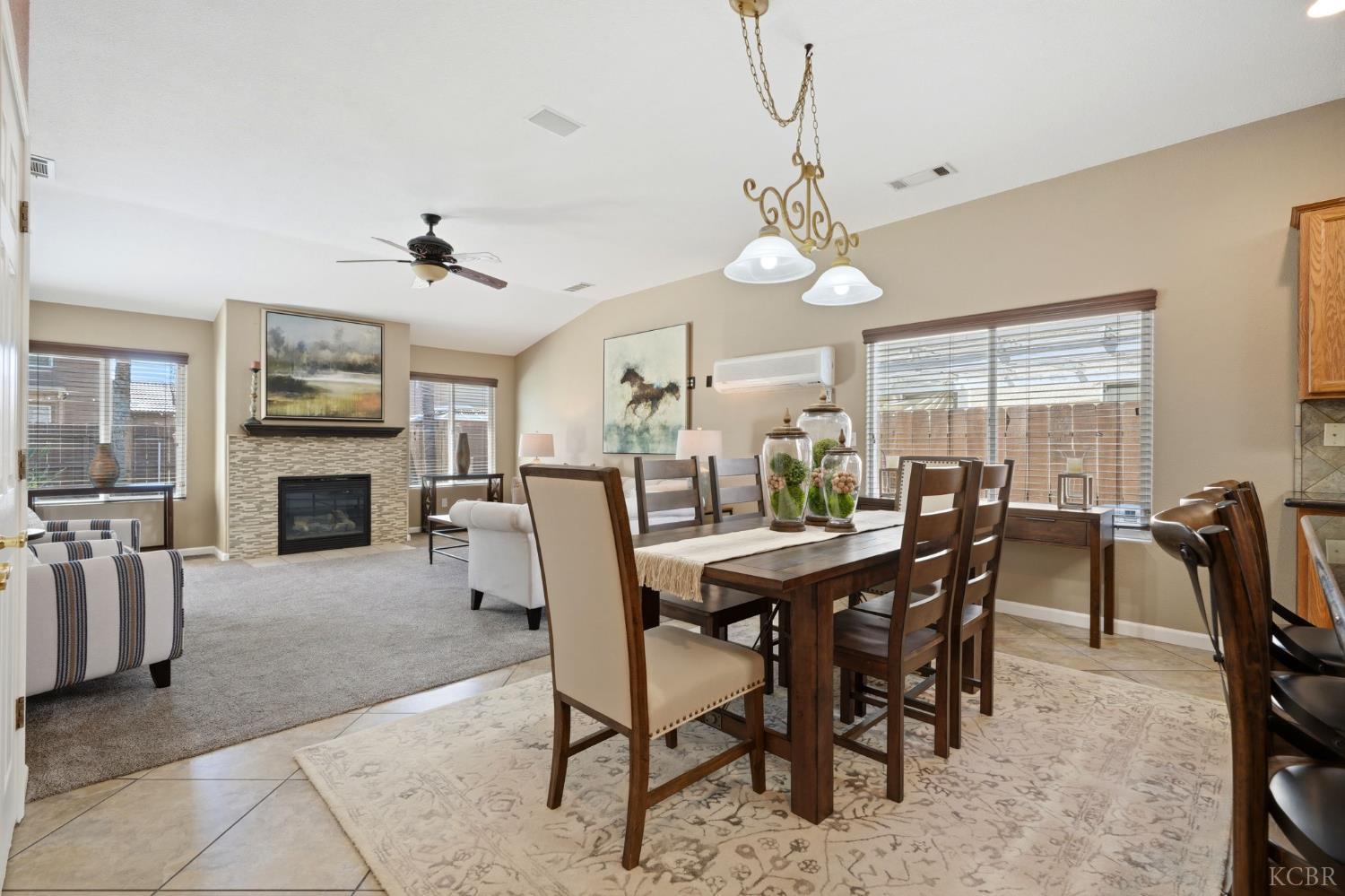 1945 W Picadilly Ln, Hanford, CA 93230