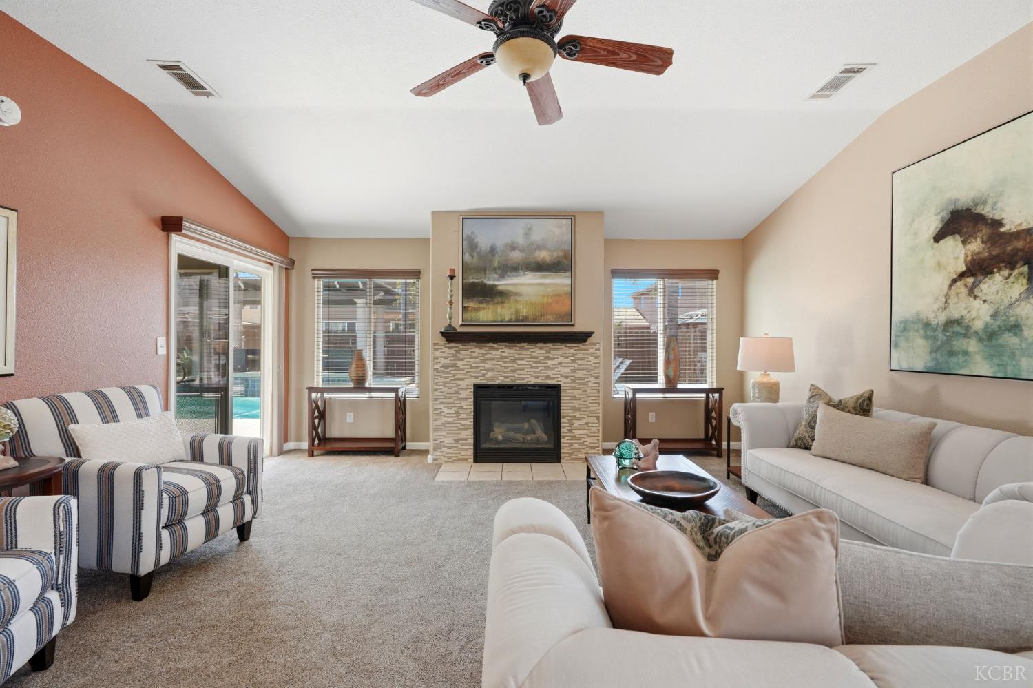 1945 W Picadilly Ln, Hanford, CA 93230