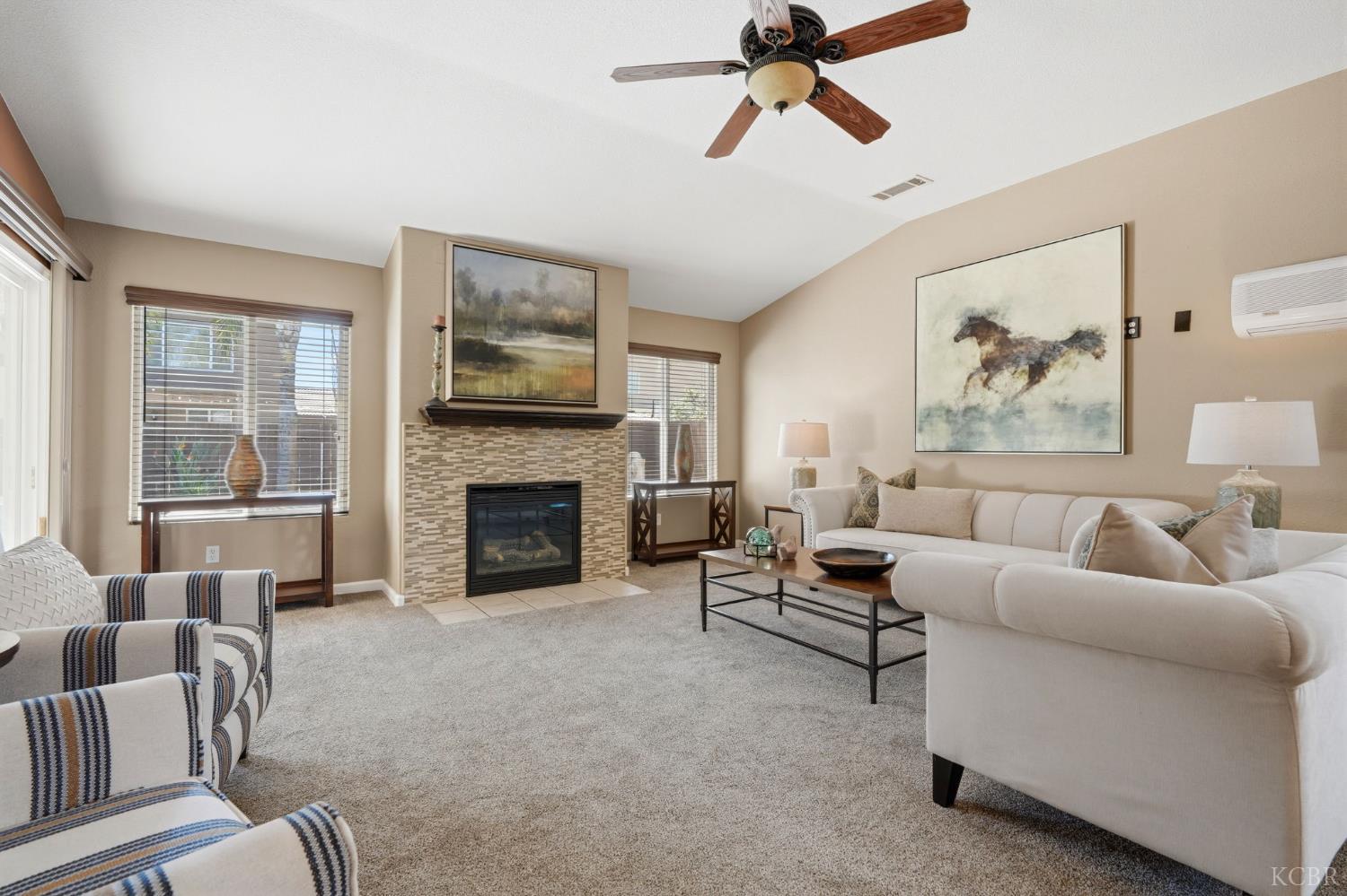 1945 W Picadilly Ln, Hanford, CA 93230