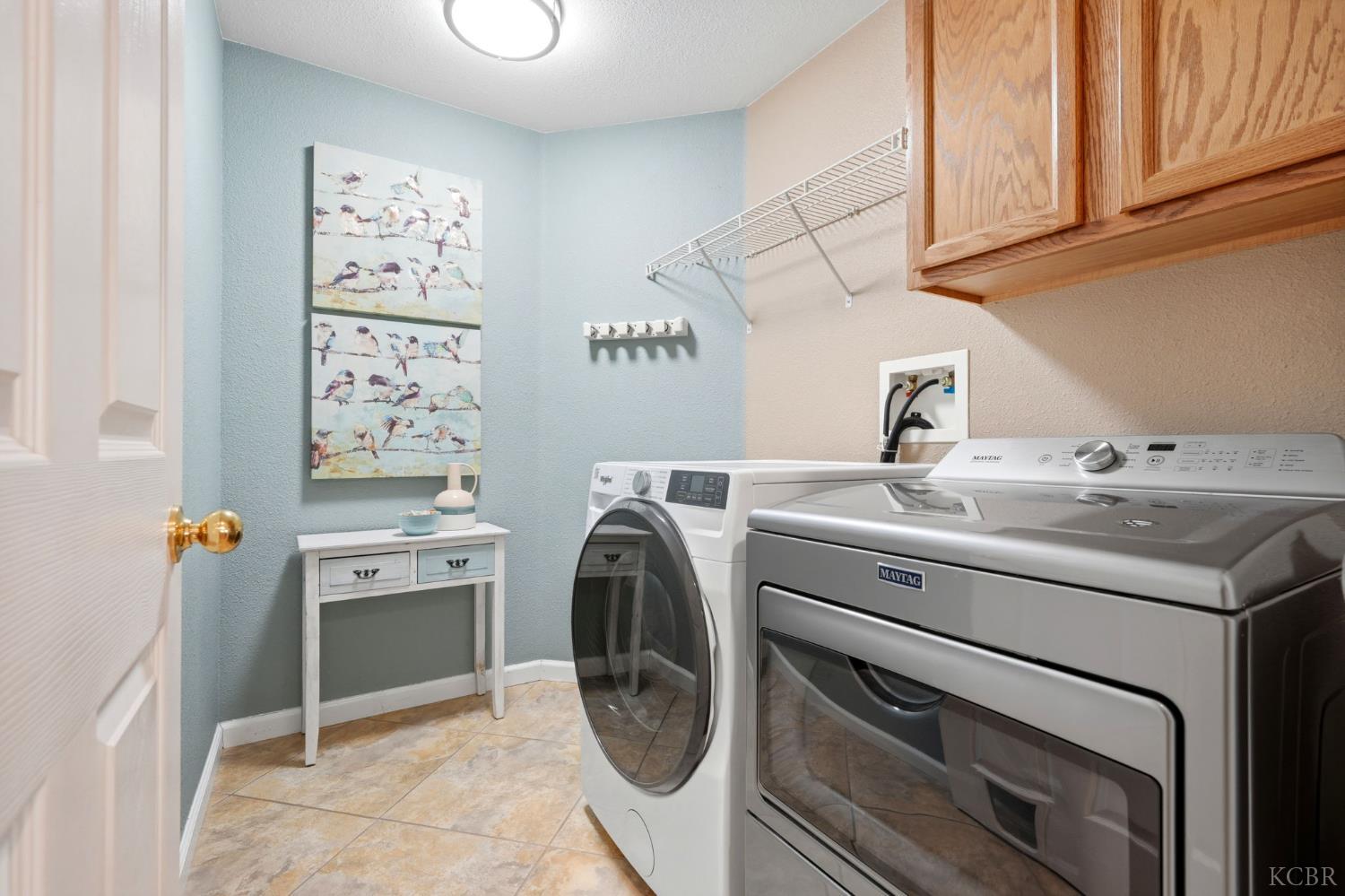 1945 W Picadilly Ln, Hanford, CA 93230