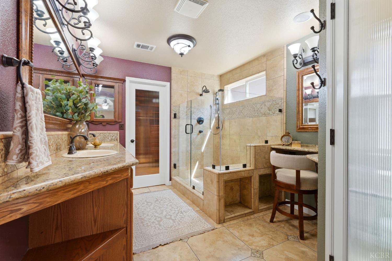 1945 W Picadilly Ln, Hanford, CA 93230