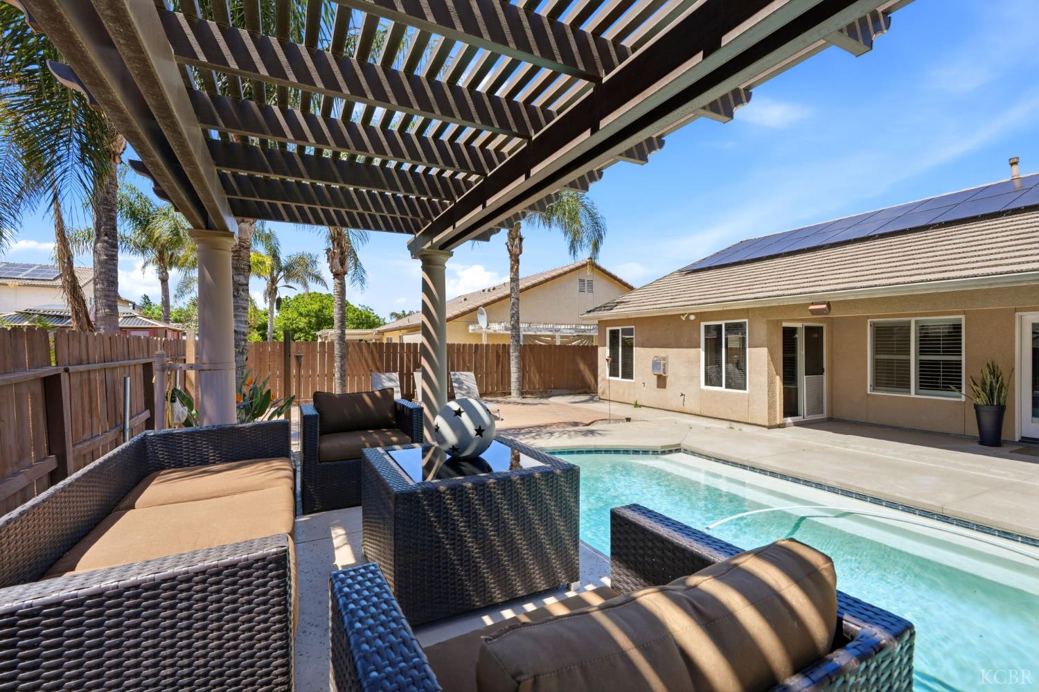 1945 W Picadilly Ln, Hanford, CA 93230