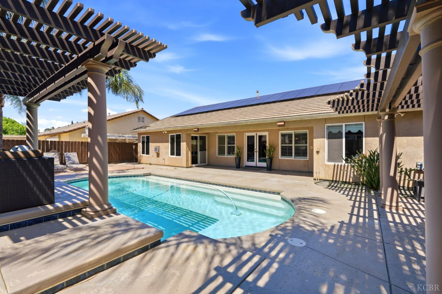 1945 W Picadilly Ln, Hanford, CA 93230