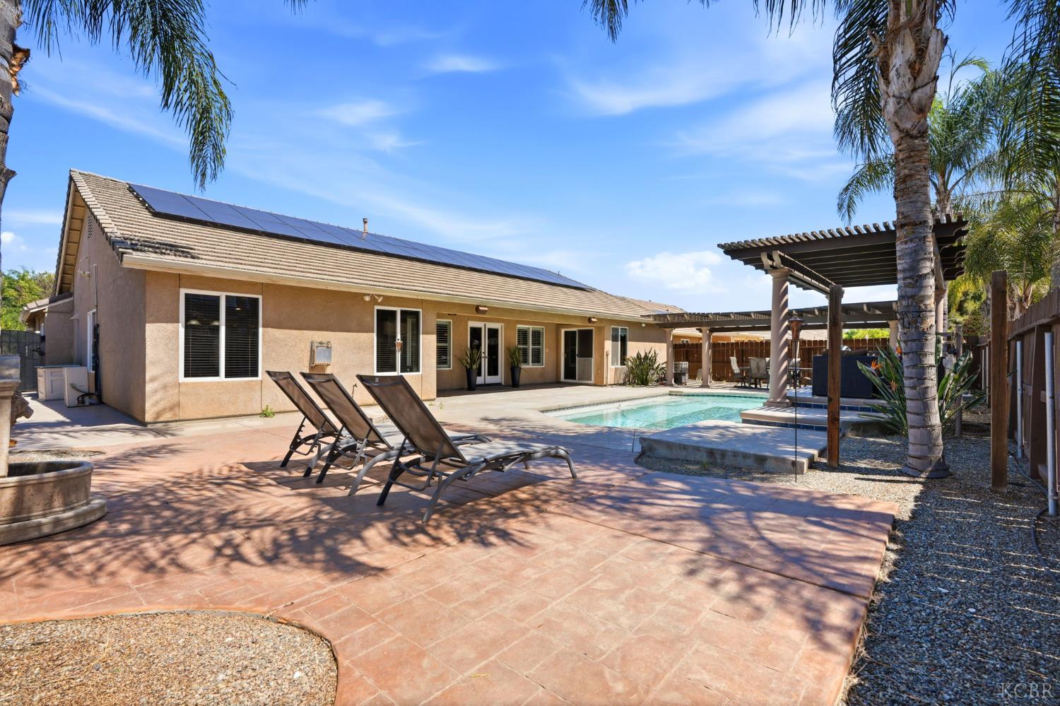 1945 W Picadilly Ln, Hanford, CA 93230