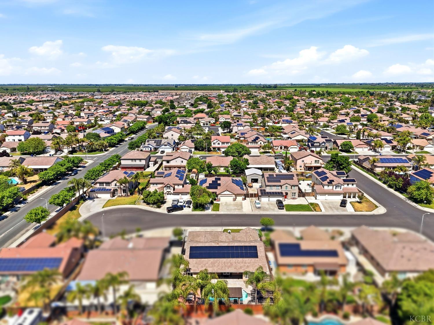 1945 W Picadilly Ln, Hanford, CA 93230