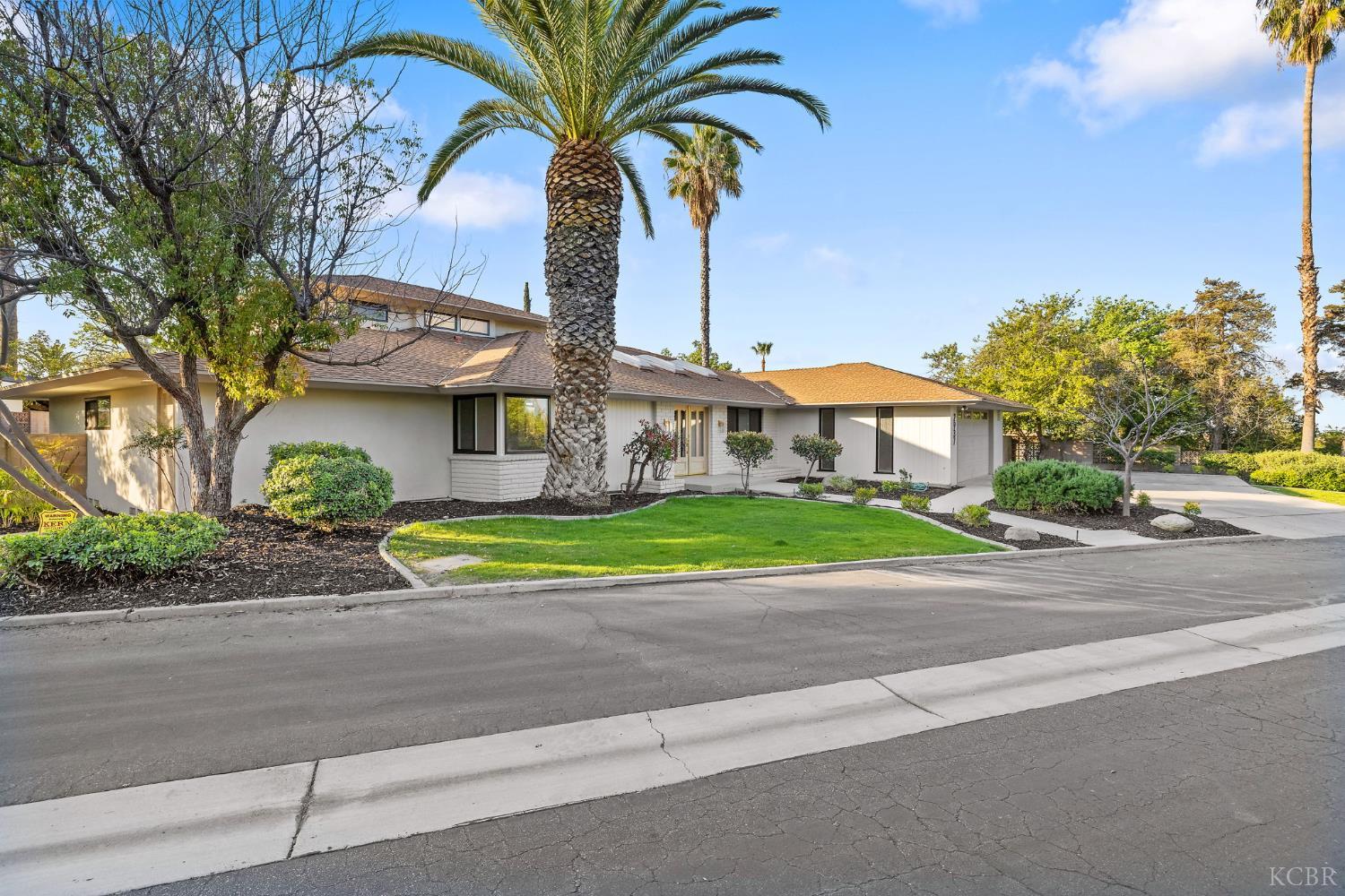 2937 Summit Cir, Bakersfield, CA 93306