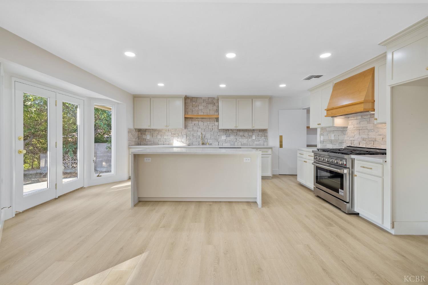 2937 Summit Cir, Bakersfield, CA 93306