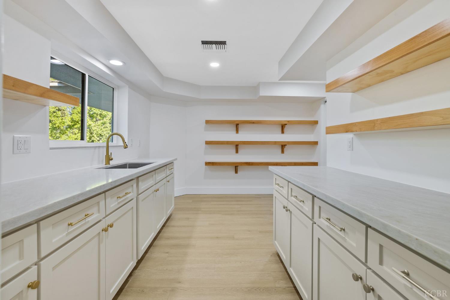 2937 Summit Cir, Bakersfield, CA 93306