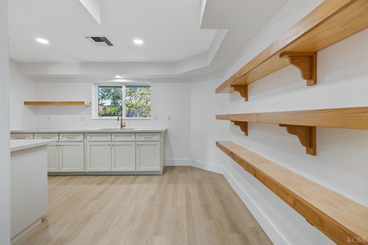 2937 Summit Cir, Bakersfield, CA 93306