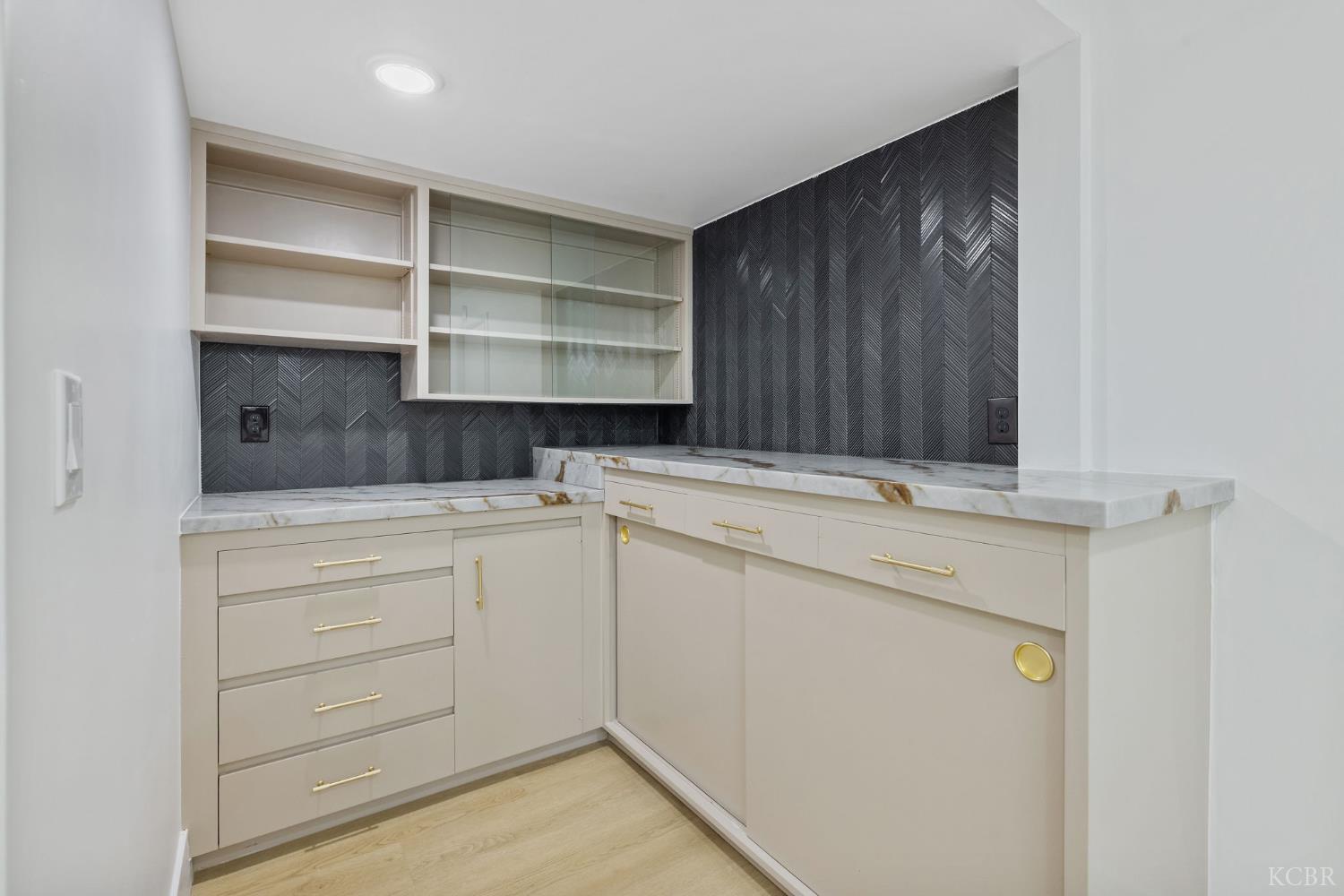 2937 Summit Cir, Bakersfield, CA 93306