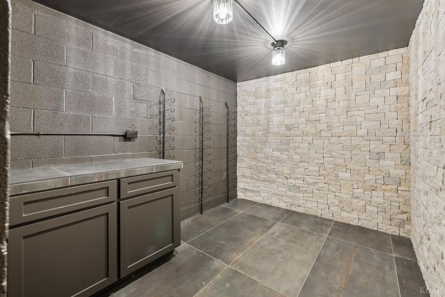 2937 Summit Cir, Bakersfield, CA 93306