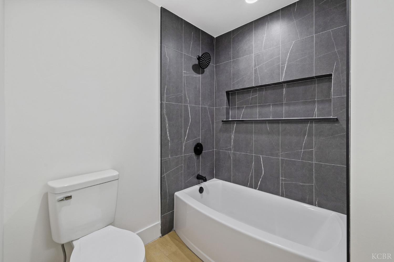 2937 Summit Cir, Bakersfield, CA 93306