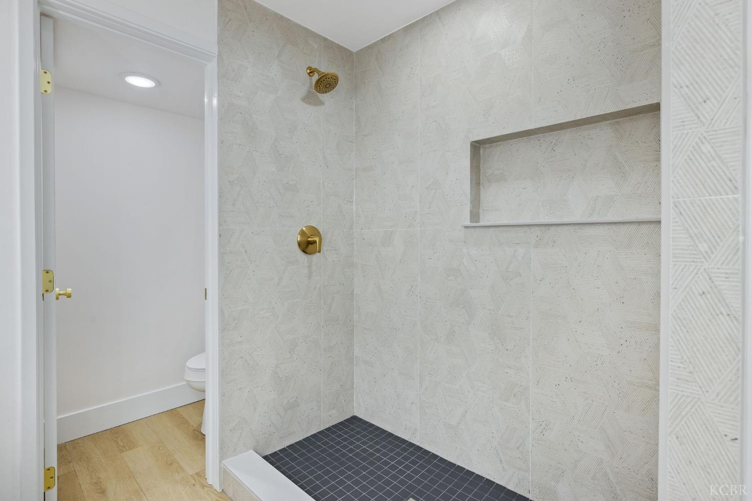 2937 Summit Cir, Bakersfield, CA 93306