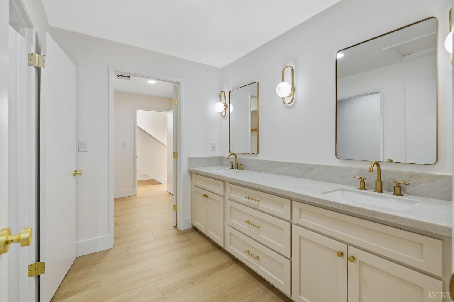 2937 Summit Cir, Bakersfield, CA 93306