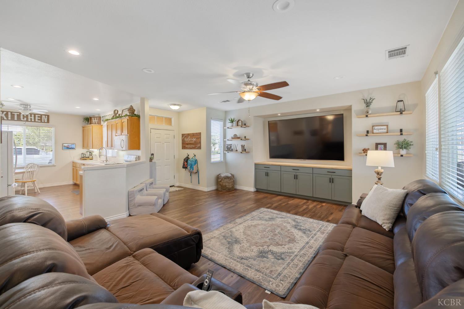 1628 Fireside Way, Lemoore, CA 93245