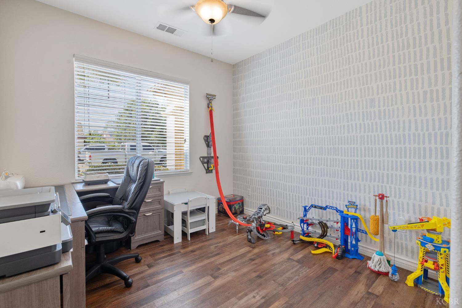 1628 Fireside Way, Lemoore, CA 93245