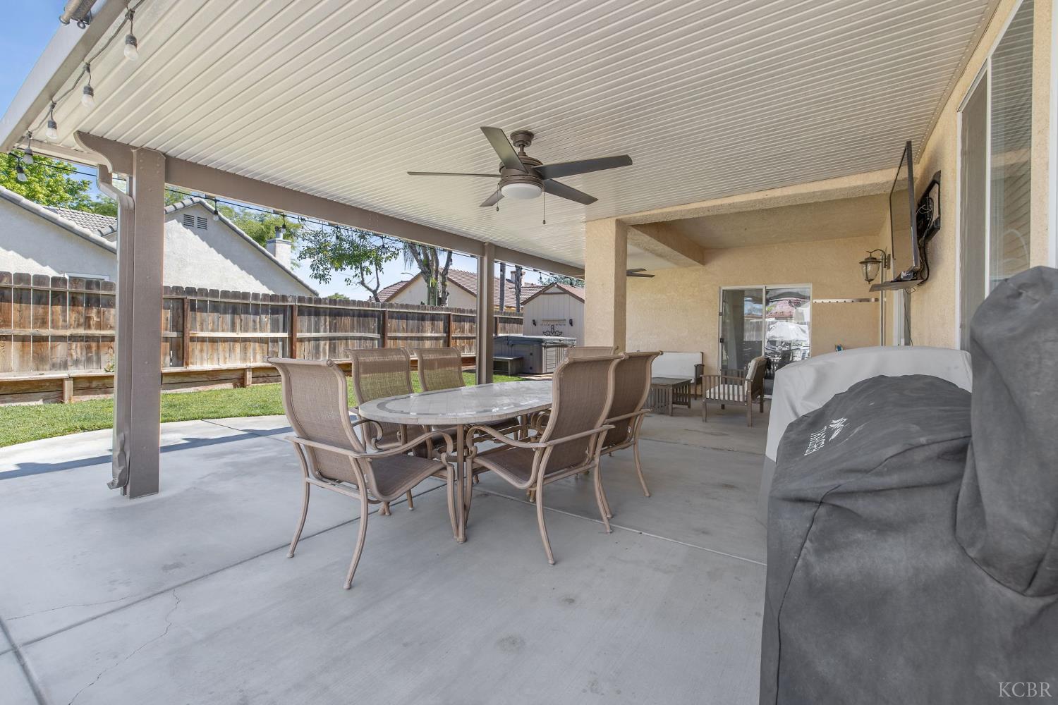 1628 Fireside Way, Lemoore, CA 93245