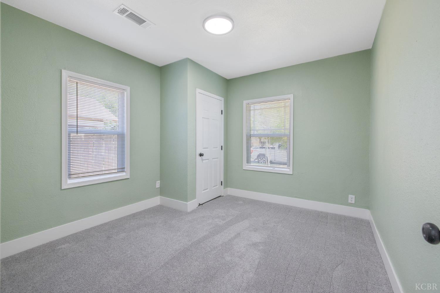 1247 N Ferger Ave, Fresno, CA 93728