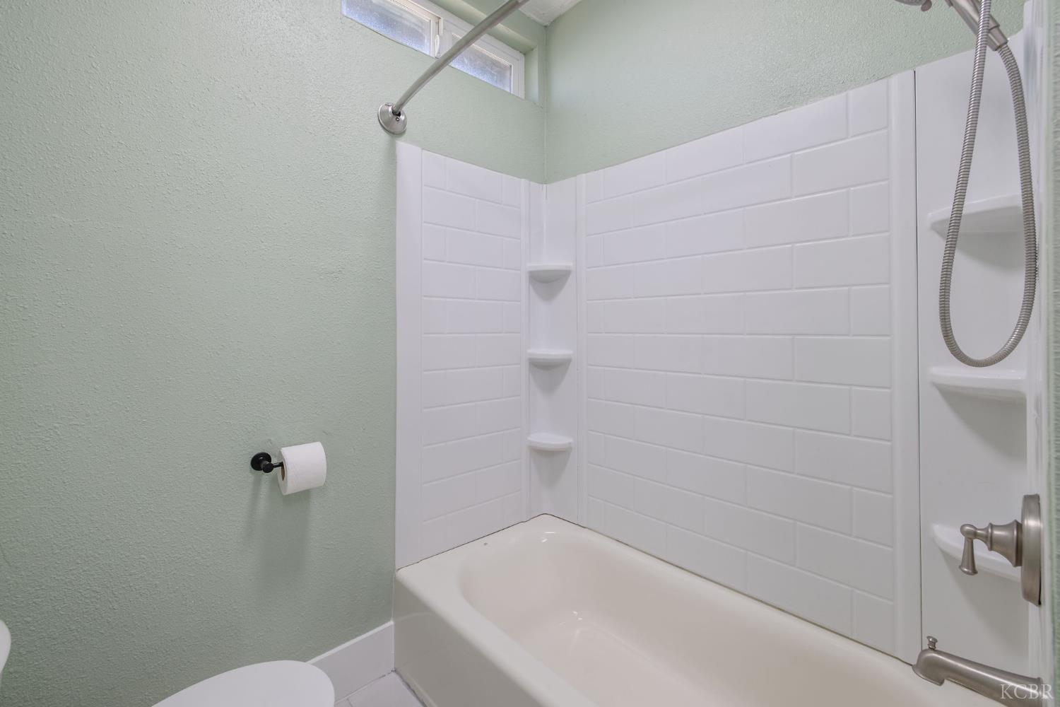 1247 N Ferger Ave, Fresno, CA 93728