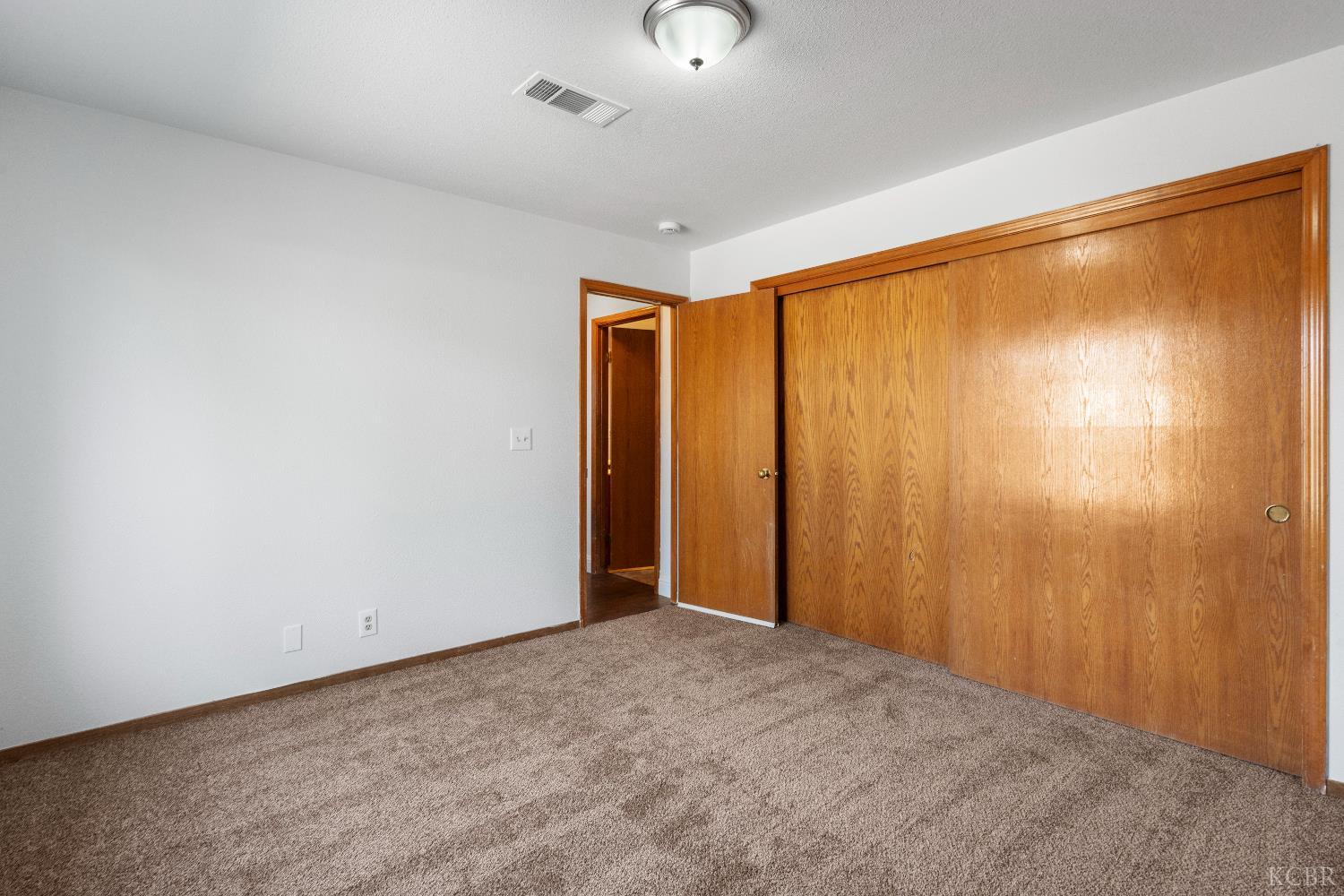 2166 Fernwood Dr, Hanford, CA 93230