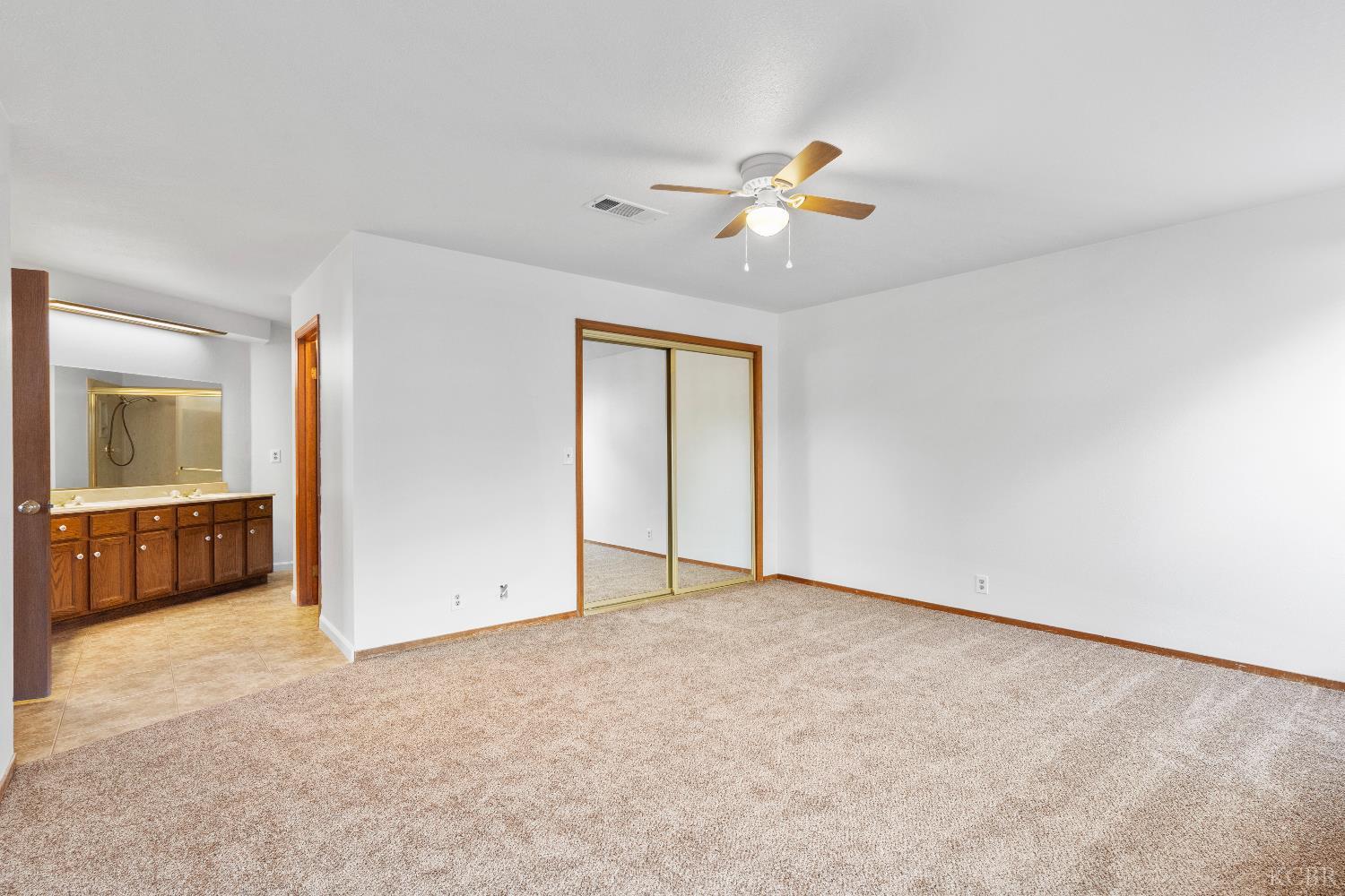 2166 Fernwood Dr, Hanford, CA 93230