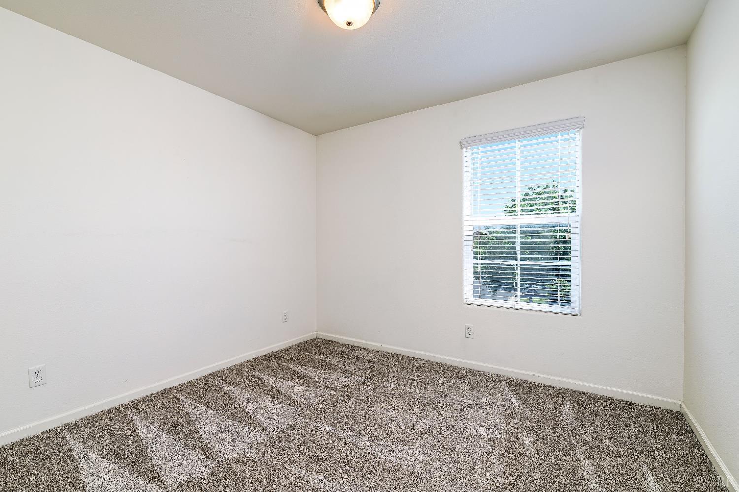 2444 Chardonnay Pl, Hanford, CA 93230