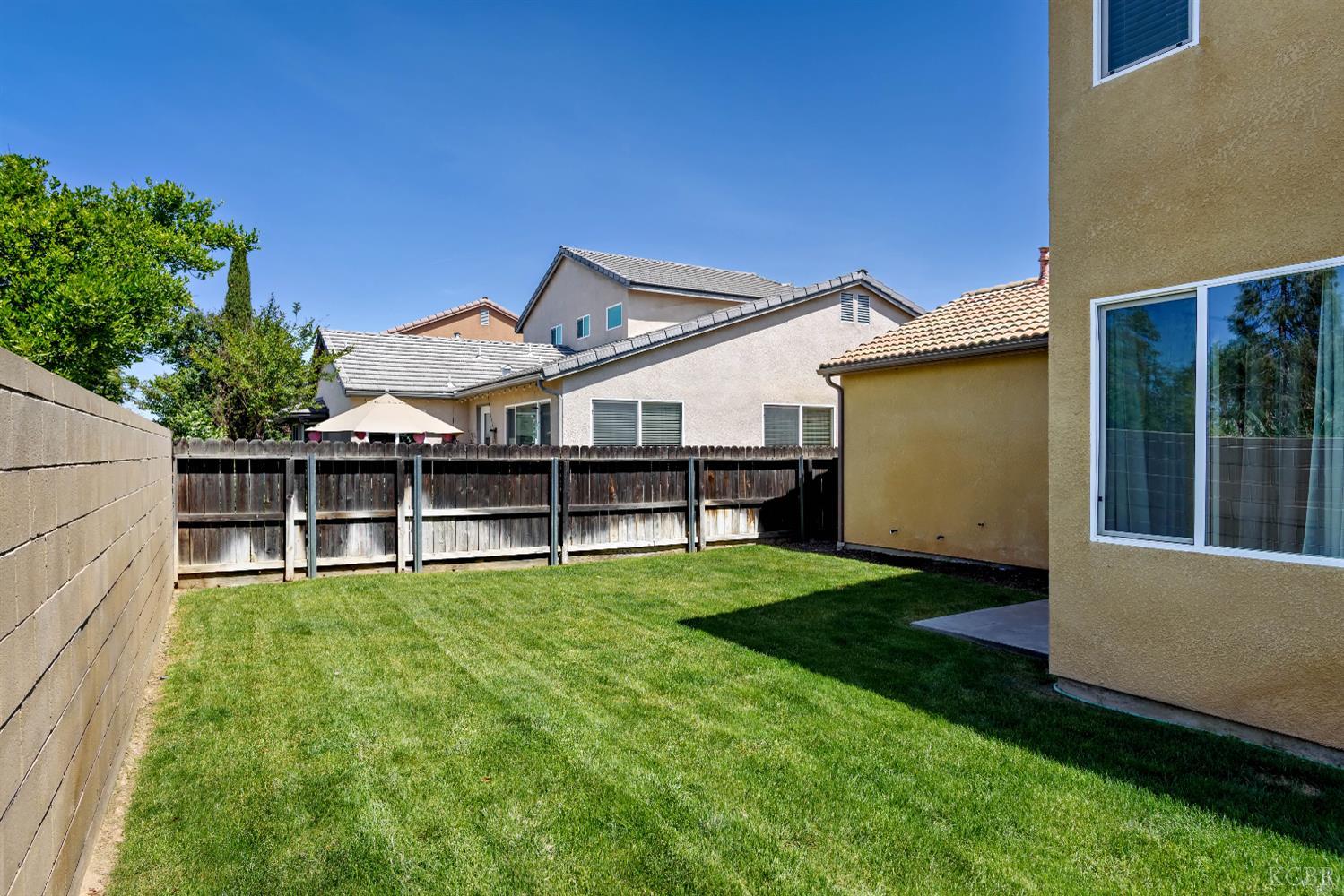 2444 Chardonnay Pl, Hanford, CA 93230