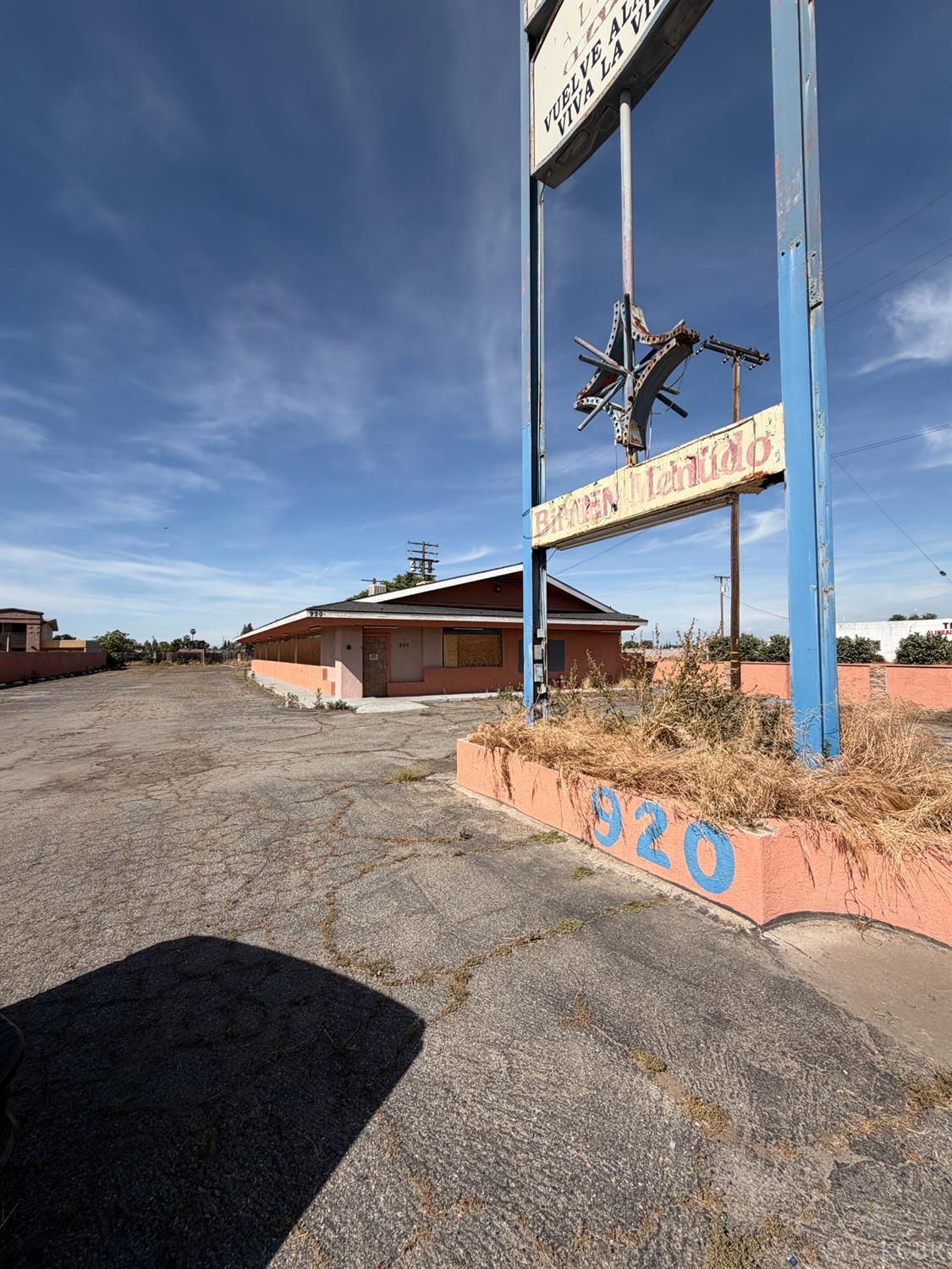 920 E Lacey Blvd, Hanford, CA 93230