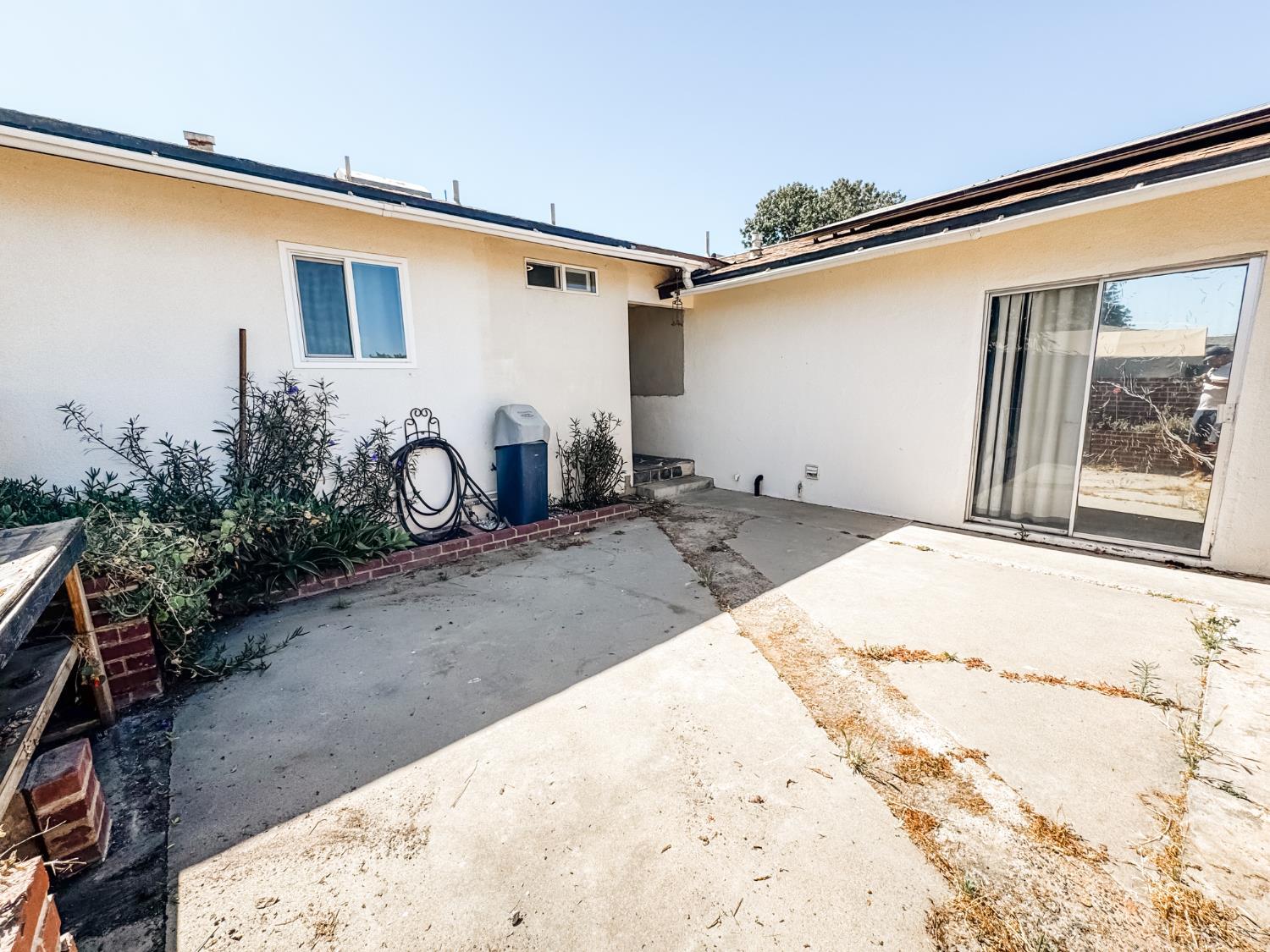 425 W Spring Ln, Lemoore, CA 93245