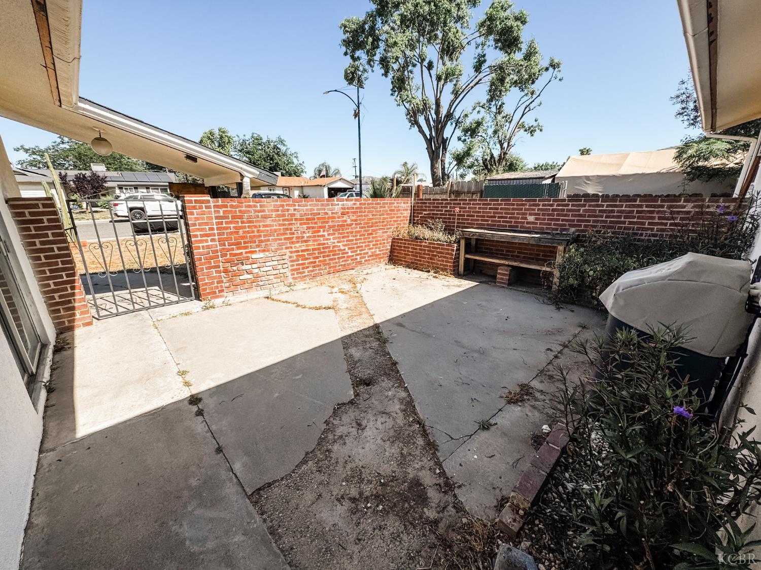 425 W Spring Ln, Lemoore, CA 93245