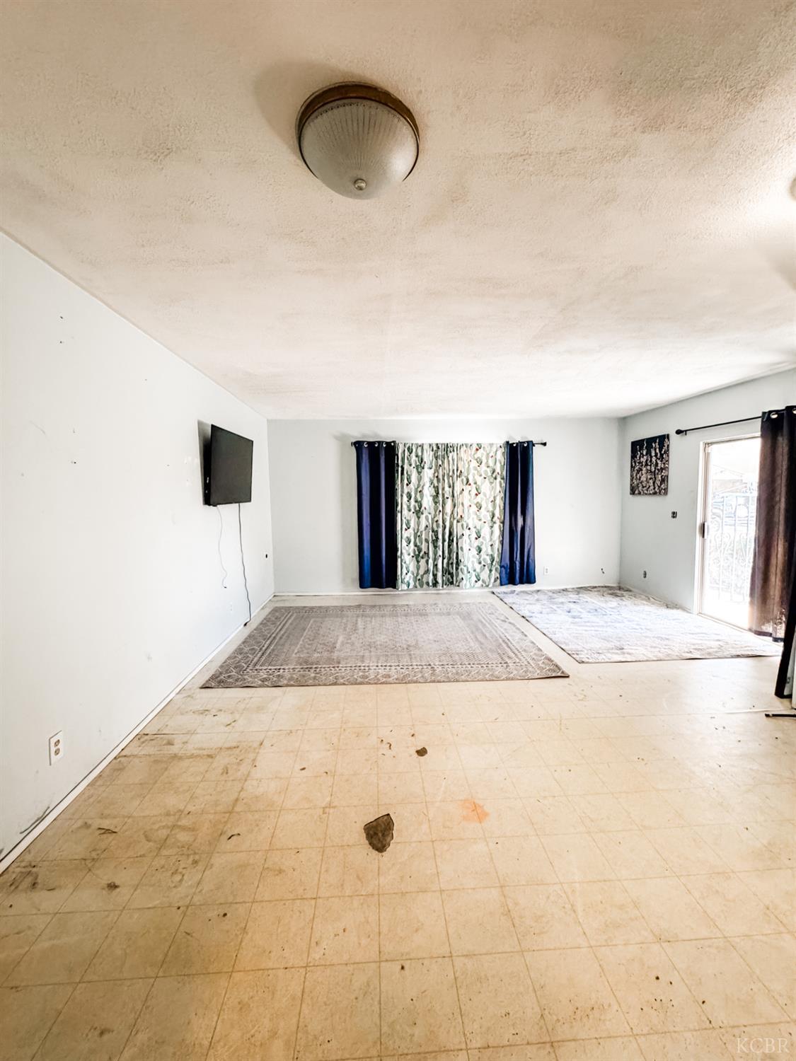 425 W Spring Ln, Lemoore, CA 93245