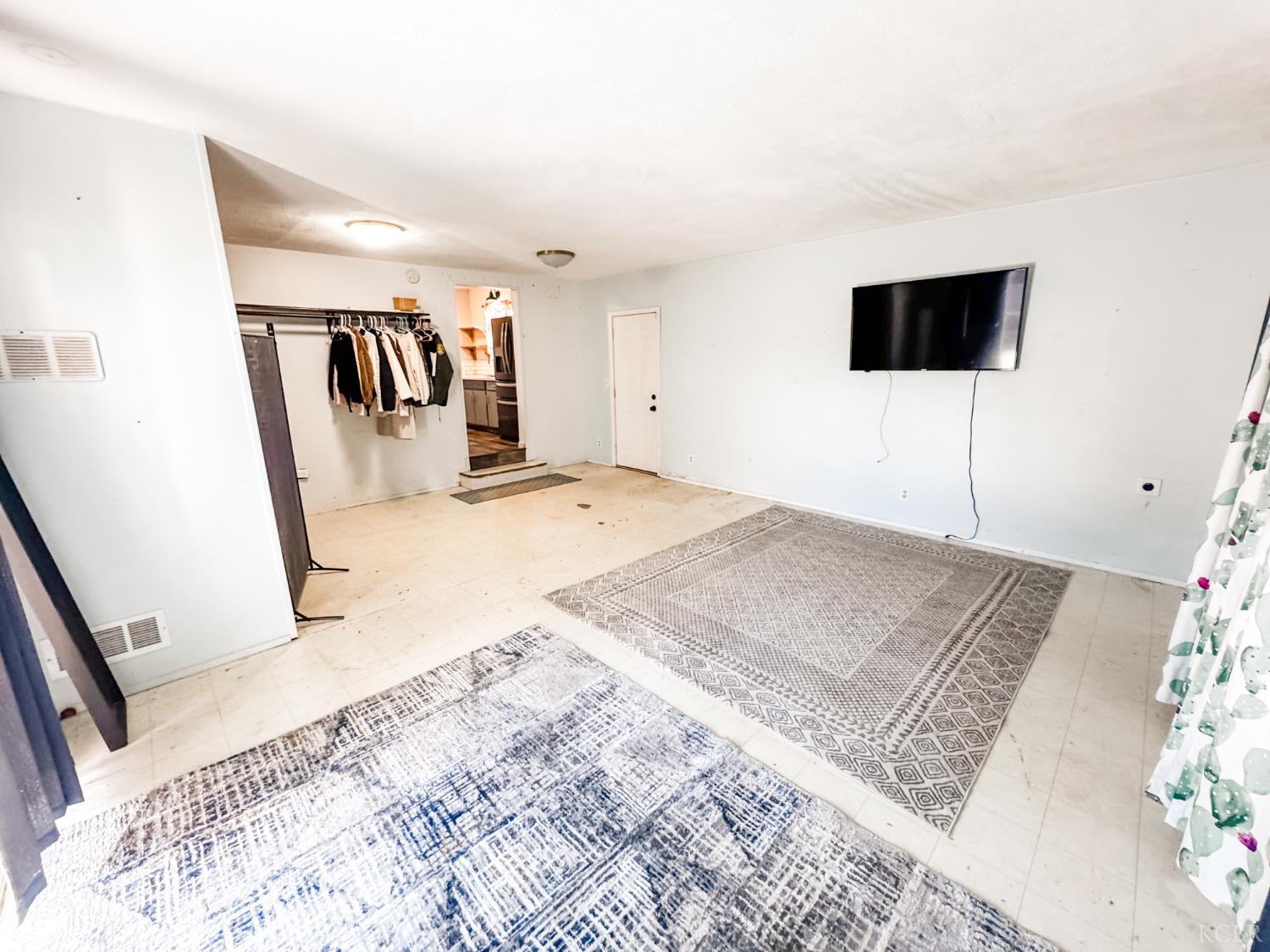 425 W Spring Ln, Lemoore, CA 93245