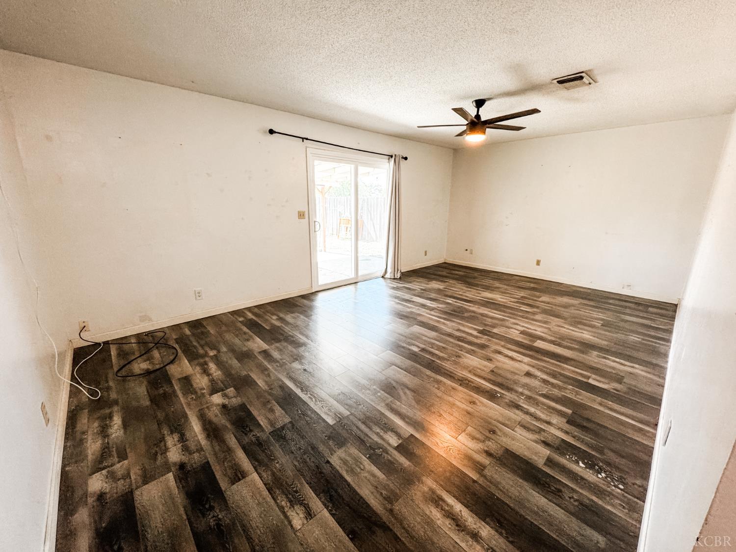 425 W Spring Ln, Lemoore, CA 93245