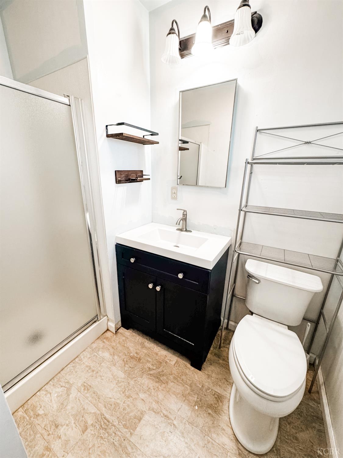 425 W Spring Ln, Lemoore, CA 93245