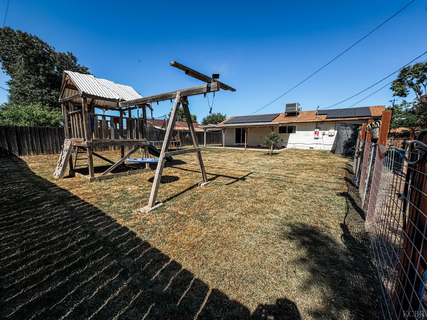 425 W Spring Ln, Lemoore, CA 93245