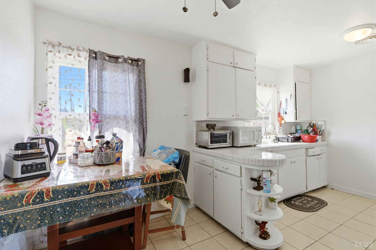 2031 Kenmore Dr W, Fresno, CA 93703